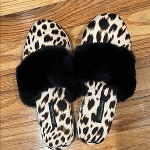 Victoria's Secret Animal Print Slippers with Black Fur Strap NWOT
